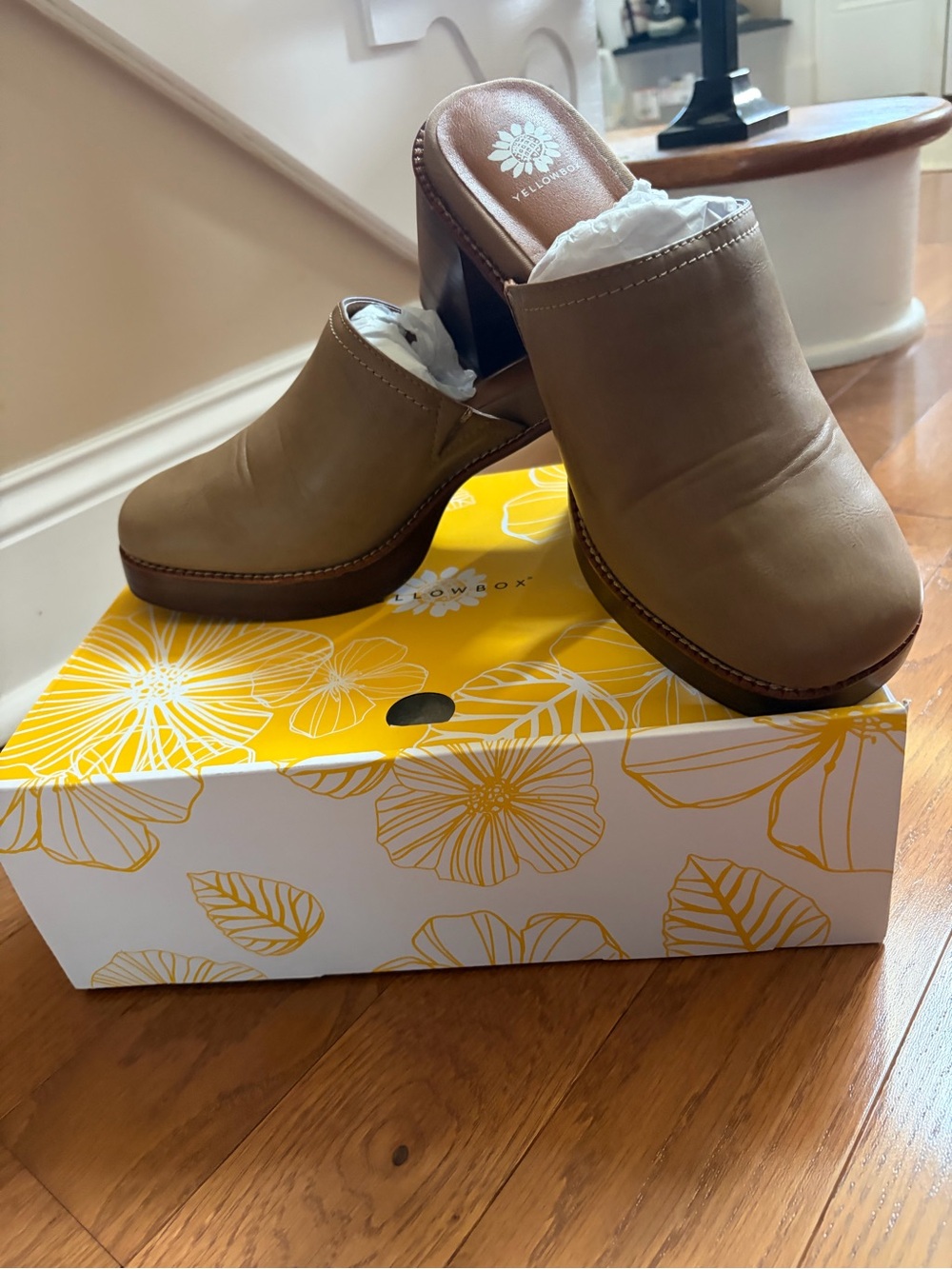 Yellow Box Ivaria Platform Clog Size 9.5